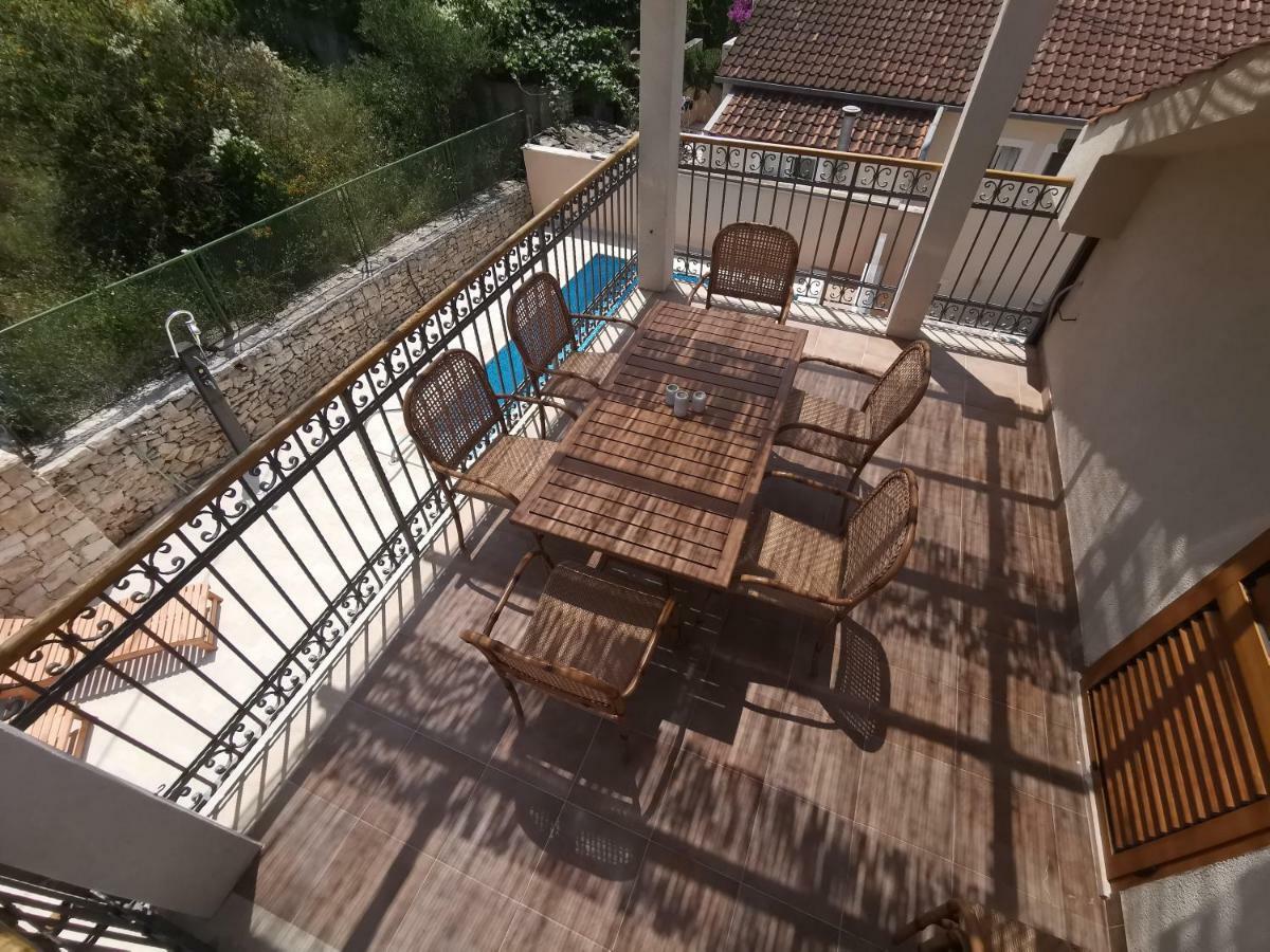 Villa V&D Milna  Zewnętrze zdjęcie