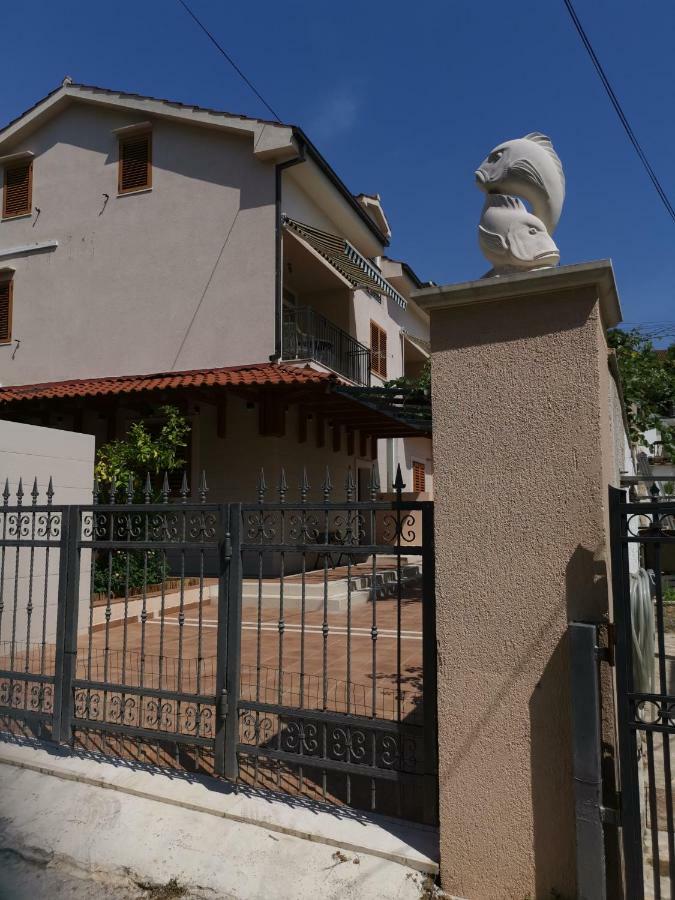 Villa V&D Milna  Zewnętrze zdjęcie
